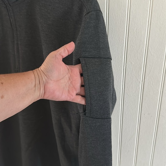 DKNY Charcoal Gray Sweatshirt sz M - Picture 13 of 16